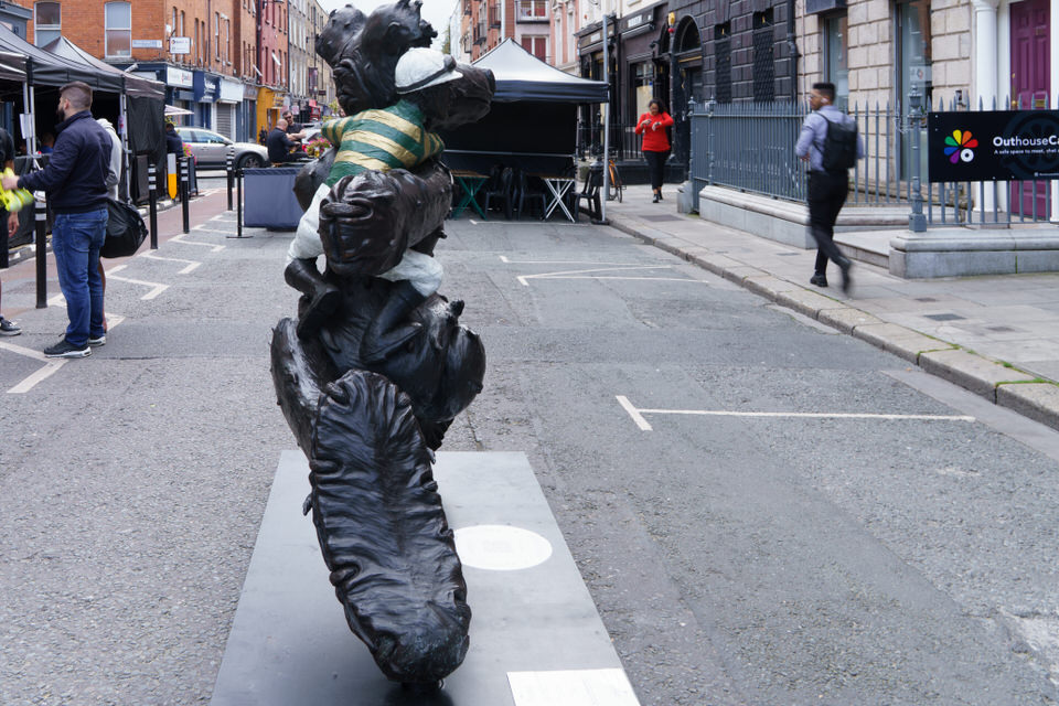  The Jockey Bear Sculpture 
