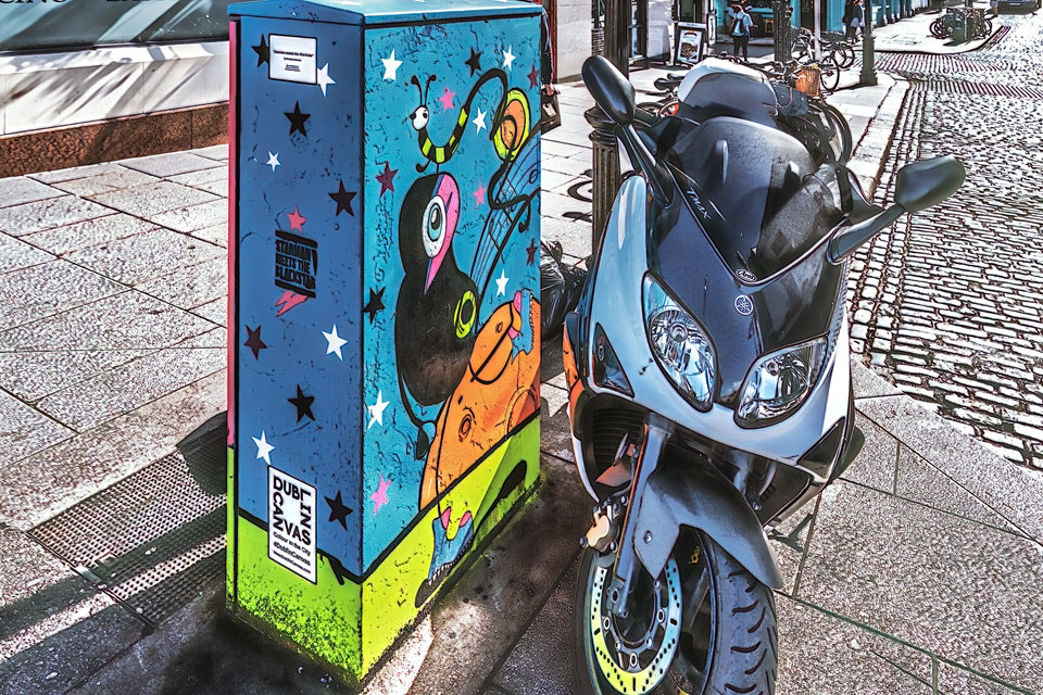 Paint A Box Street Art Tribute To David Bowie