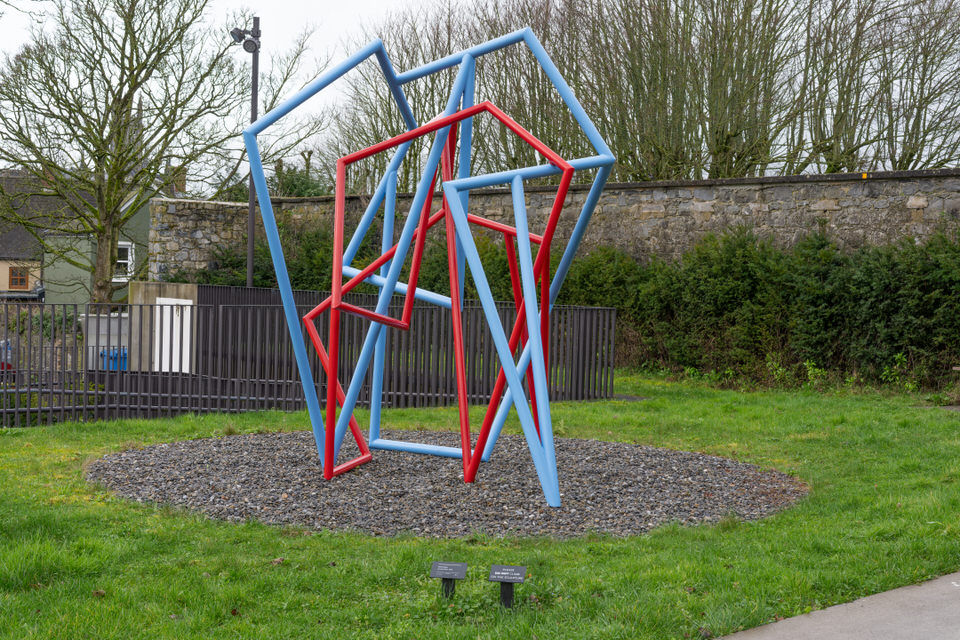  Double Down Sculpture 