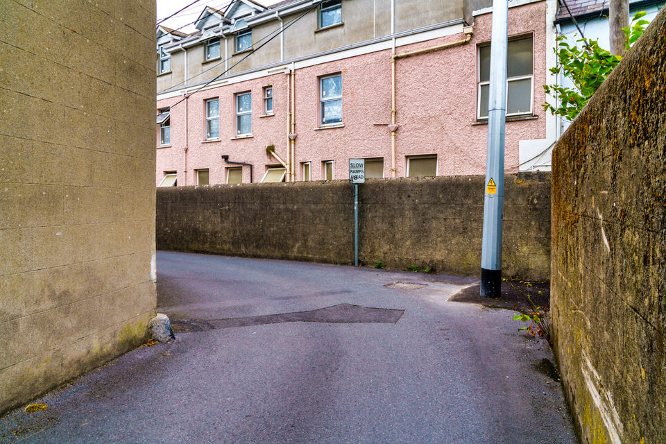 Kilkenny Cathedral Enclosure And Its Arteries