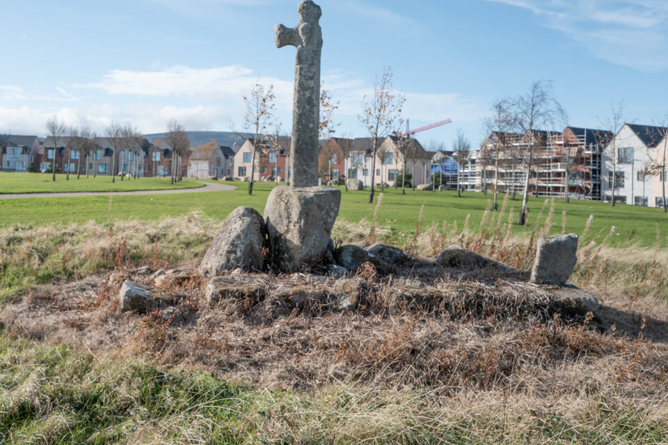 BISHOPS FIELD HIGH CROSS